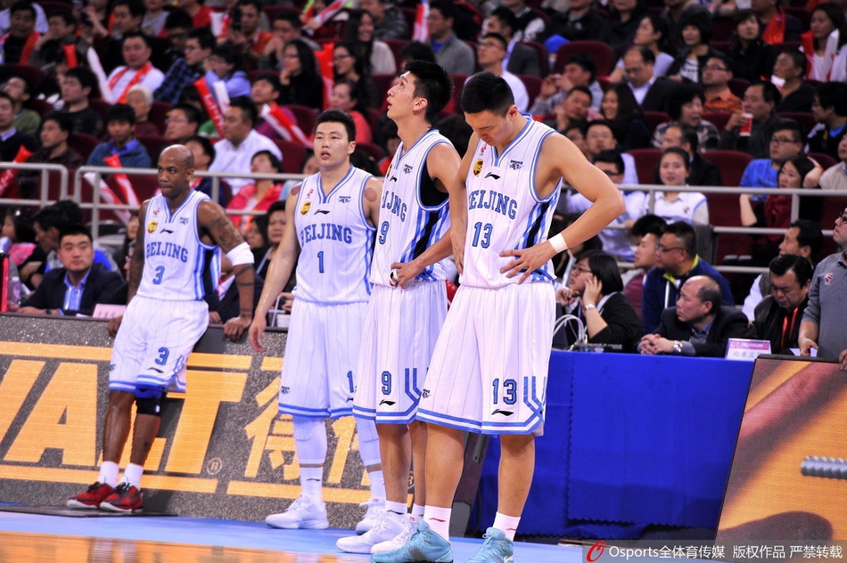 李根将与孙悦马布里重聚！回顾三人北京首钢时期合照