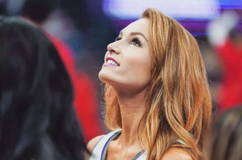 93年的国王啦啦队小姐姐！身材+颜值的完美组合 这气质谁扛得住