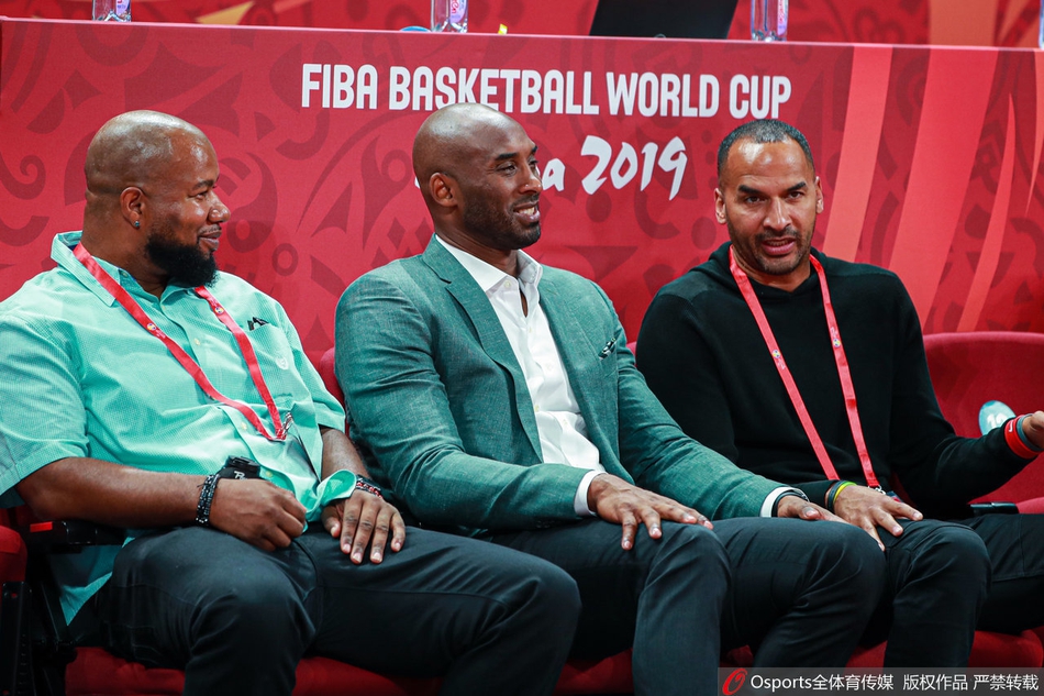 科比现身世界杯半决赛现场！蜗壳：我本来买的美国的票，没想到…