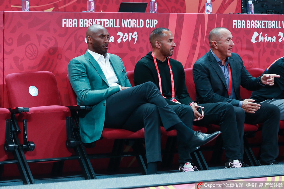 科比现身世界杯半决赛现场！蜗壳：我本来买的美国的票，没想到…