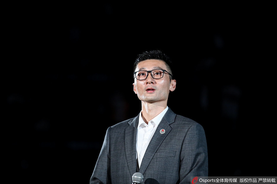 刘炜球衣退役仪式