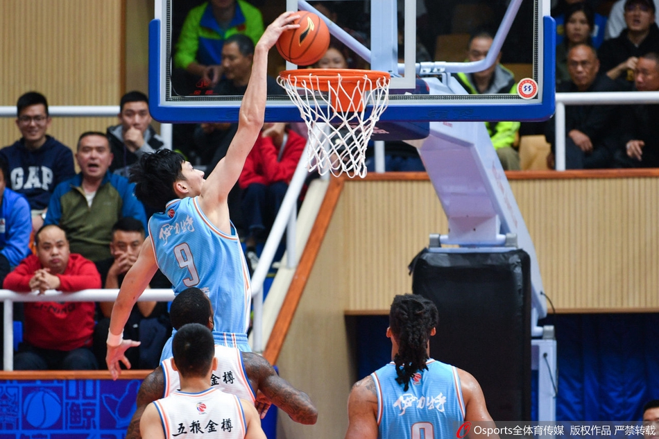 CBA第1轮:四川87-134新疆