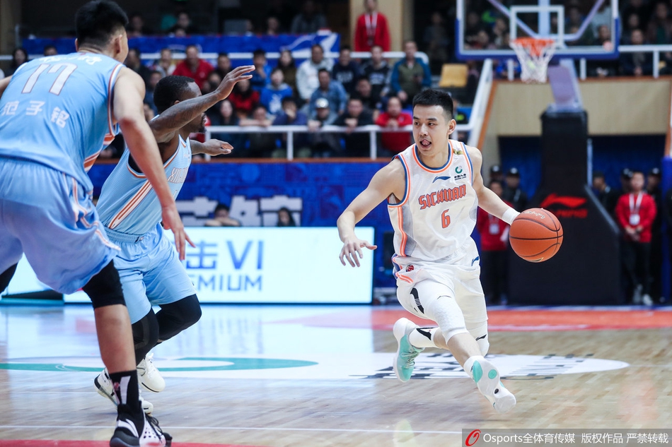 CBA第1轮:四川87-134新疆