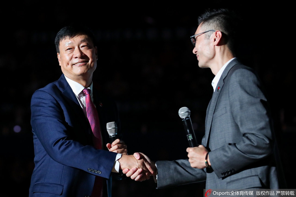 刘炜球衣退役仪式