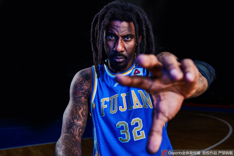 福建外援小斯新赛季定妆照