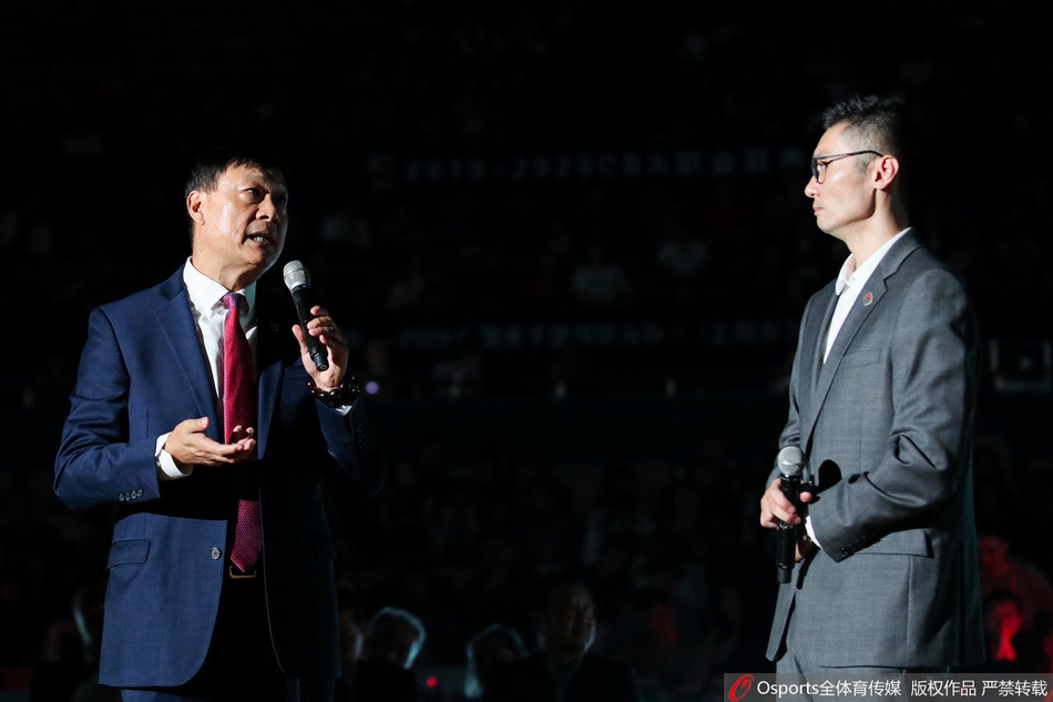 刘炜球衣退役仪式