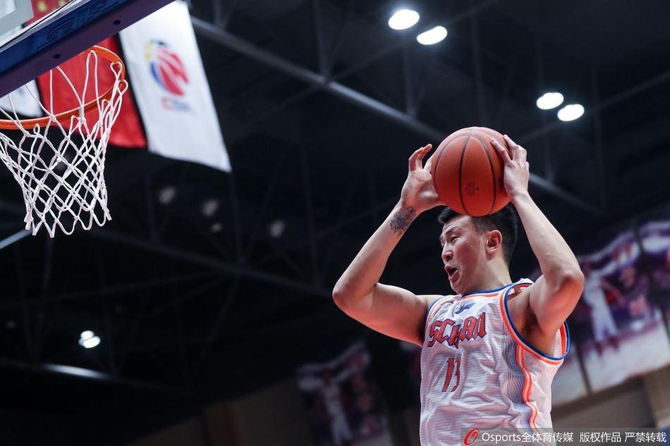 CBA第1轮:四川87-134新疆