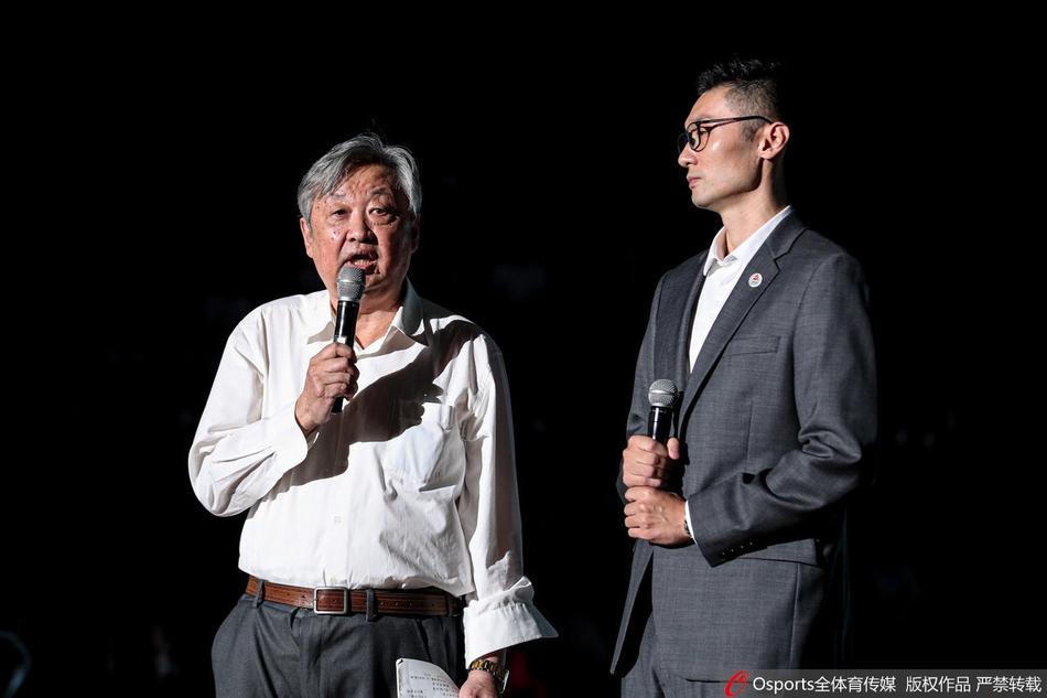 刘炜球衣退役仪式