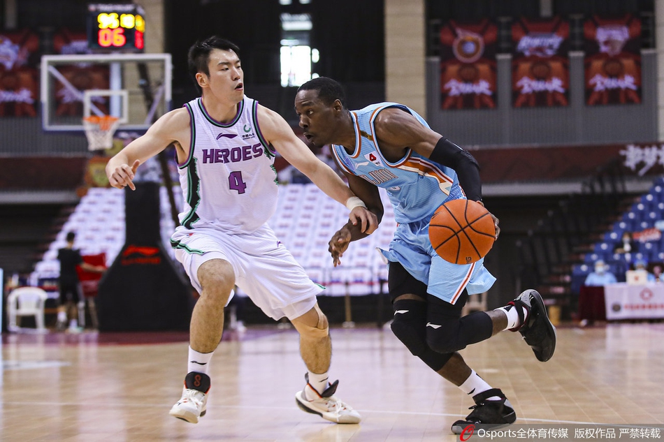CBA复赛：新疆107-94山东