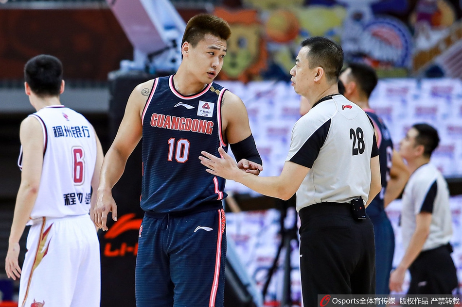 CBA复赛：浙江98-107广东