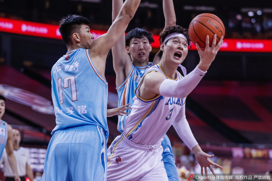 CBA复赛：福建106-101新疆