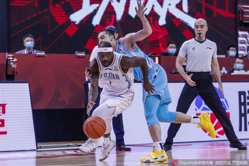 CBA复赛：福建106-101新疆