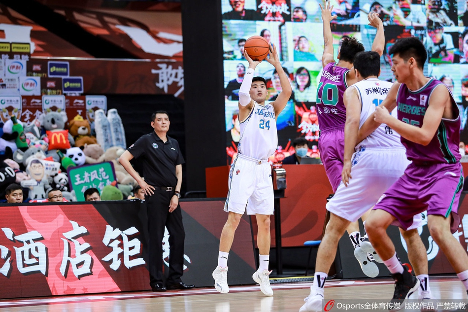 CBA复赛：肯帝亚101-92山东