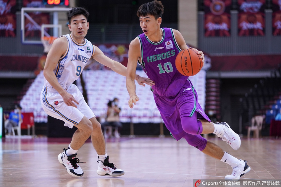CBA复赛：肯帝亚101-92山东