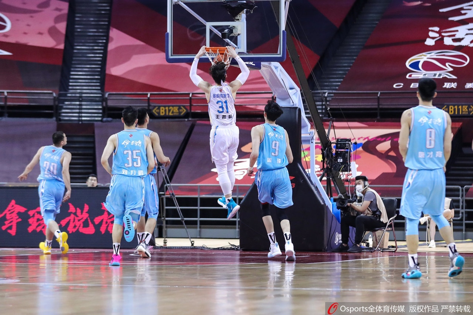 CBA复赛：福建106-101新疆