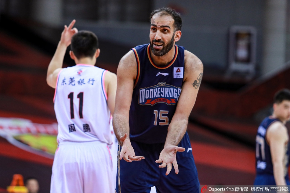 CBA复赛：广东131-106同曦