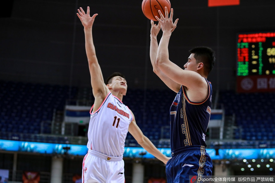 CBA复赛：广东131-106同曦
