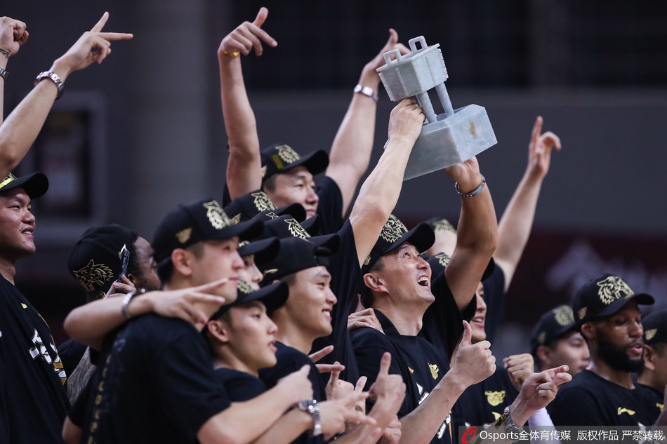 广东夺冠颁奖典礼