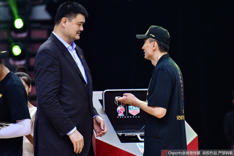 广东夺冠颁奖典礼