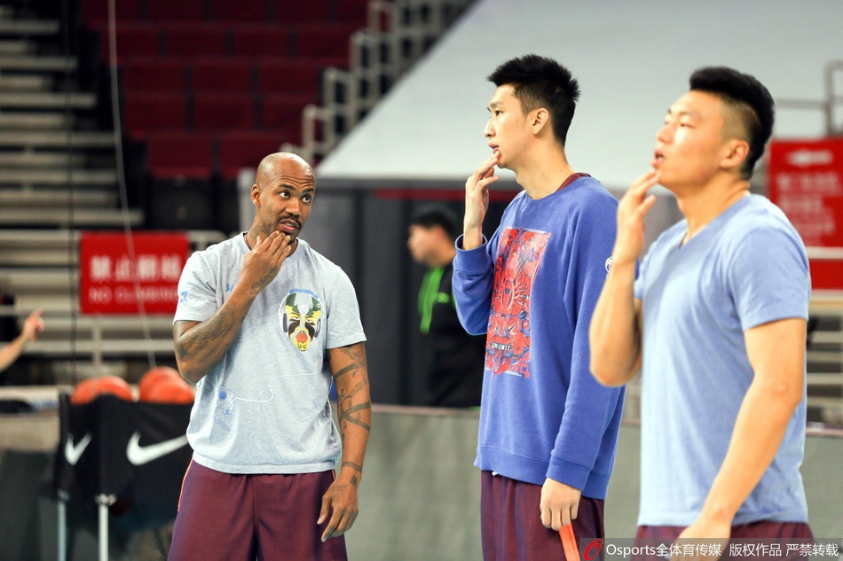 李根将与孙悦马布里重聚！回顾三人北京首钢时期合照