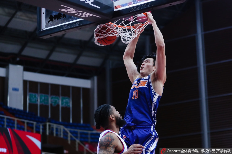 CBA第30轮：上海121-96天津