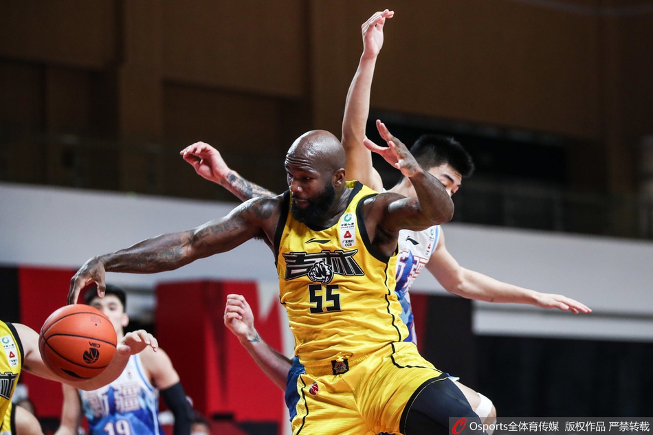 CBA第30轮:新疆109-99吉林