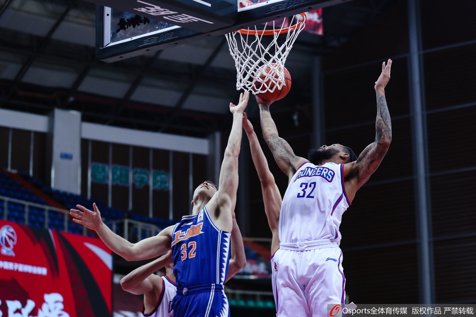 CBA第30轮：上海121-96天津