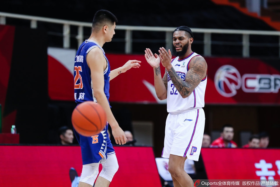 CBA第30轮：上海121-96天津