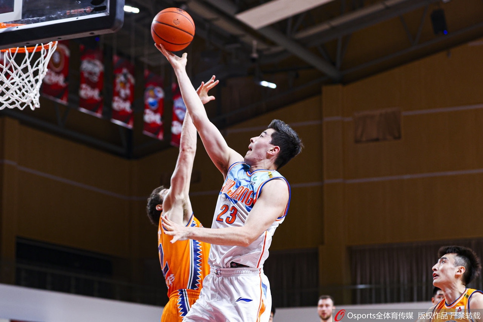CBA第33轮:新疆108-98上海
