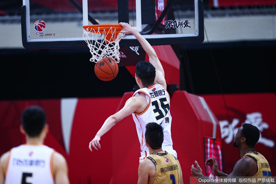CBA第34轮:同曦125-122吉林