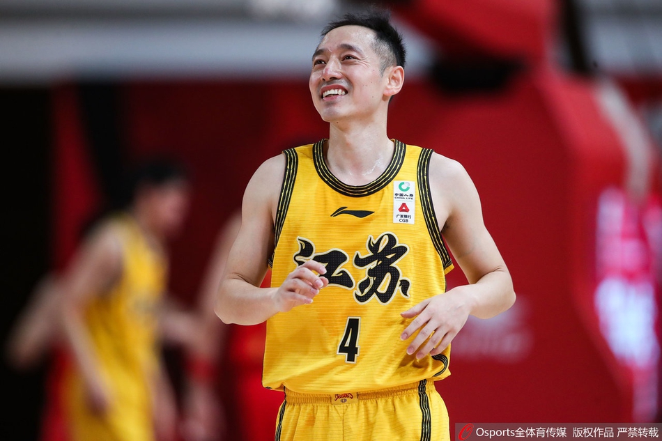 CBA第34轮:深圳111-100江苏