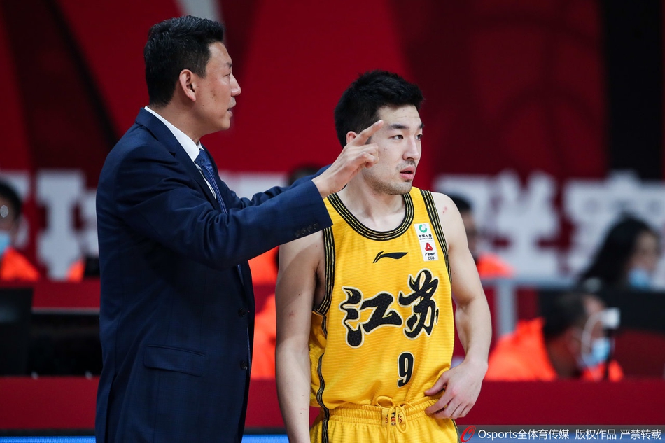 CBA第34轮:深圳111-100江苏