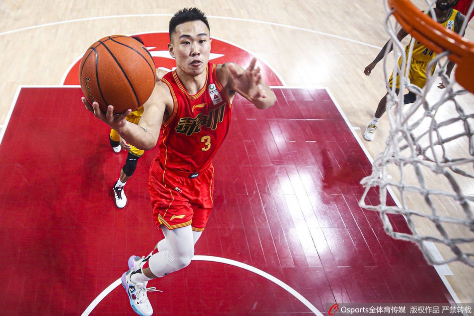 CBA第34轮:深圳111-100江苏