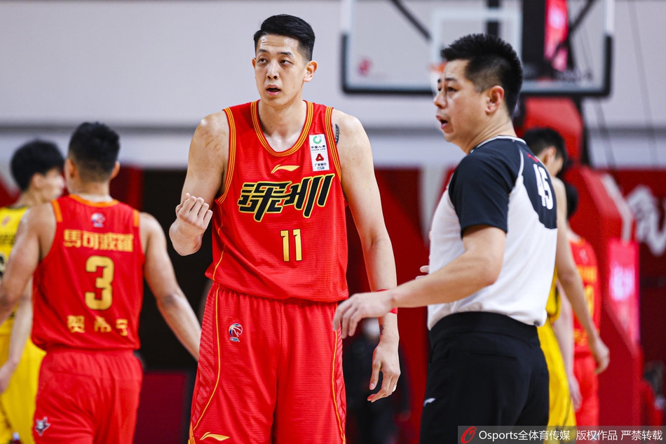 CBA第34轮:深圳111-100江苏