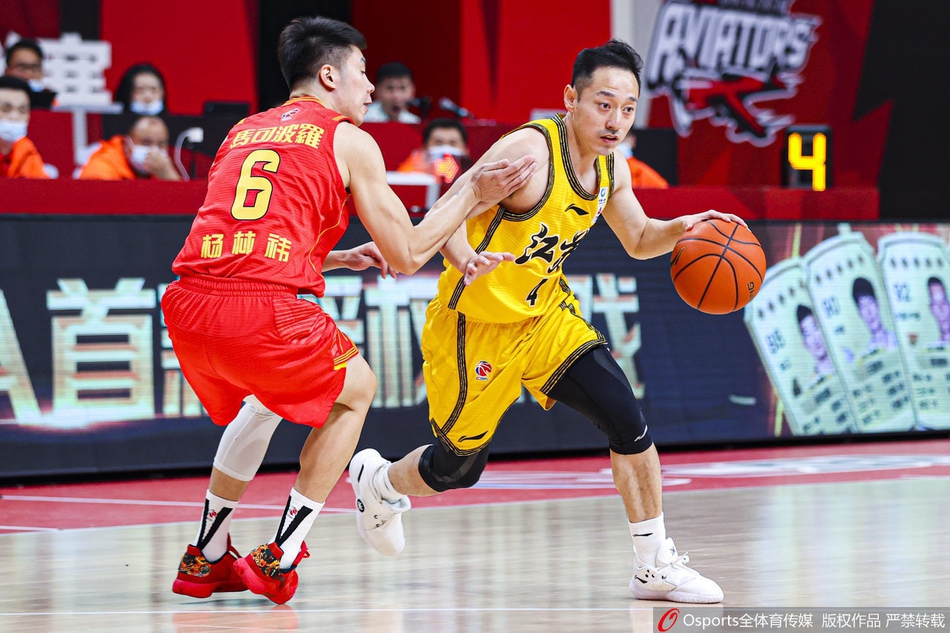 CBA第34轮:深圳111-100江苏
