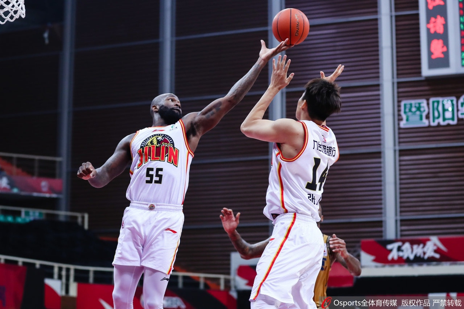 CBA第34轮:同曦125-122吉林