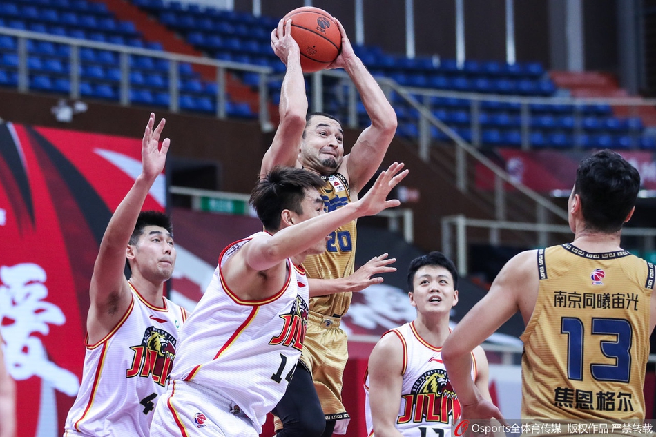CBA第34轮:同曦125-122吉林