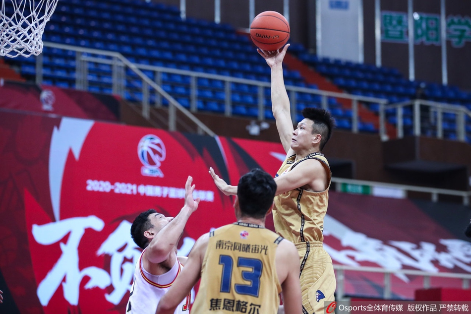 CBA第34轮:同曦125-122吉林