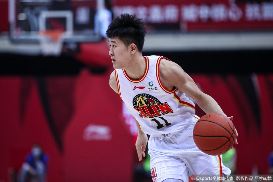 CBA第34轮:同曦125-122吉林