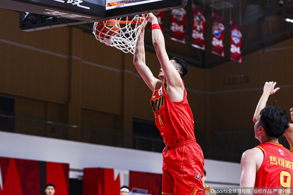 CBA第34轮:深圳111-100江苏
