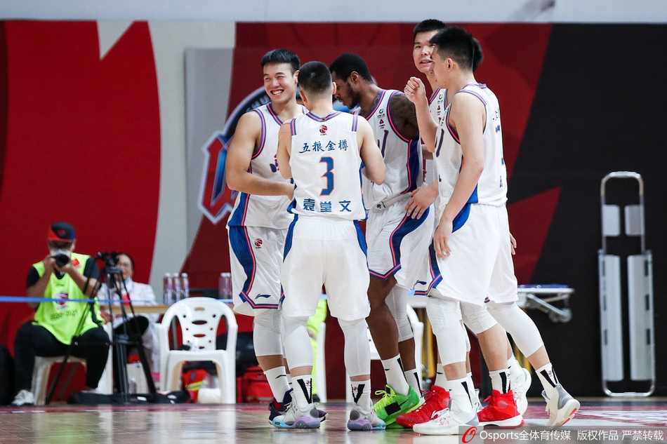 CBA第34轮：四川136-129上海