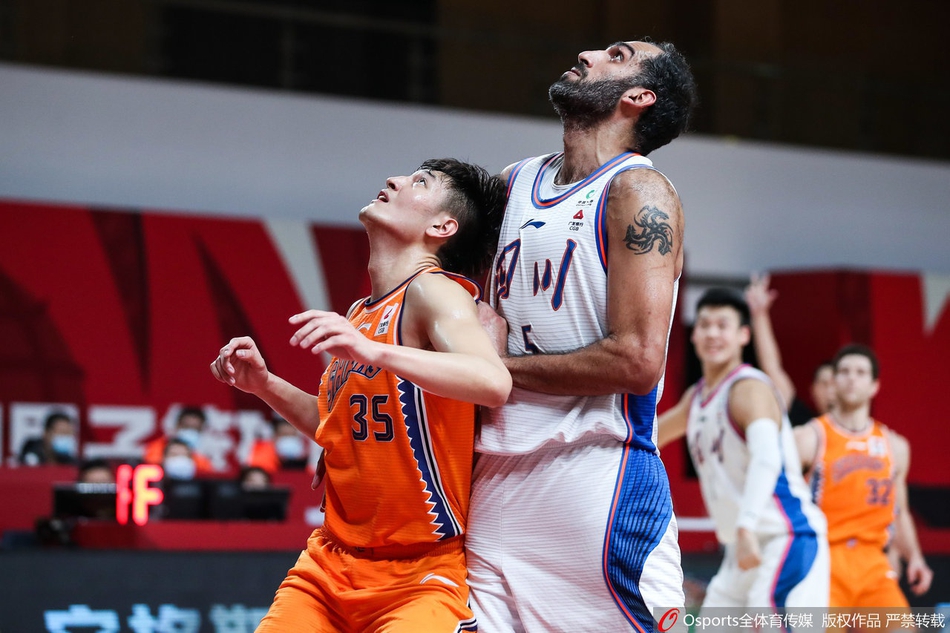 CBA第34轮：四川136-129上海