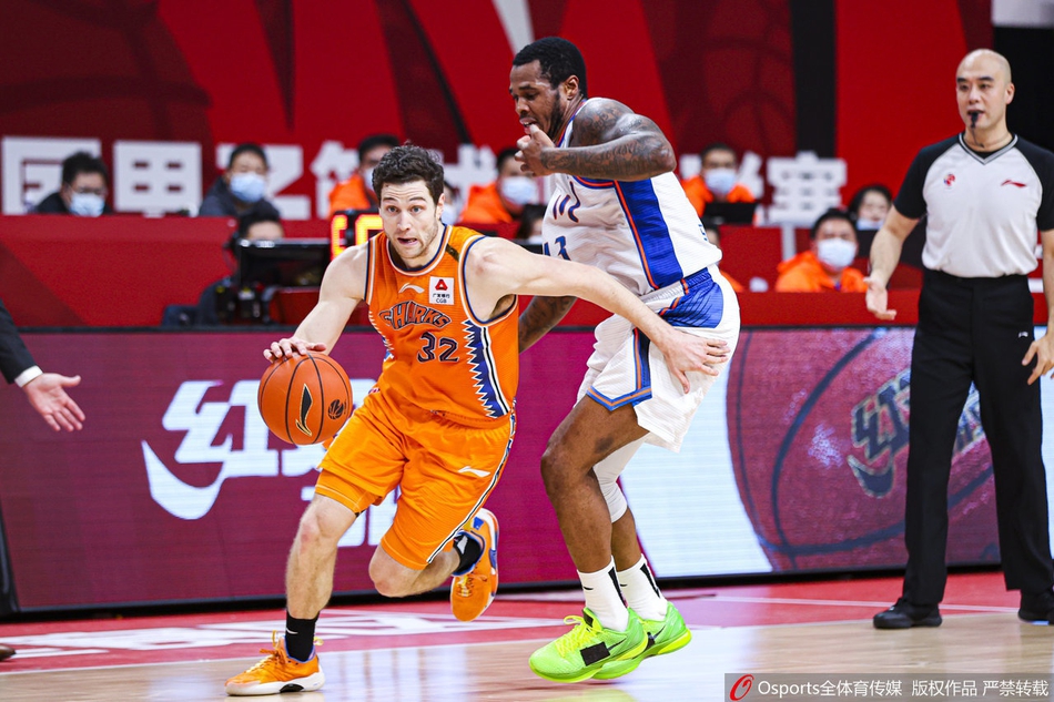 CBA第34轮：四川136-129上海