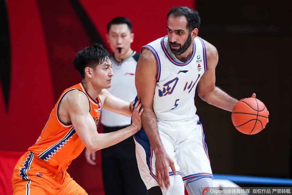 CBA第34轮：四川136-129上海