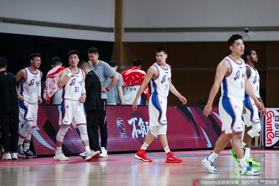 CBA第34轮：四川136-129上海
