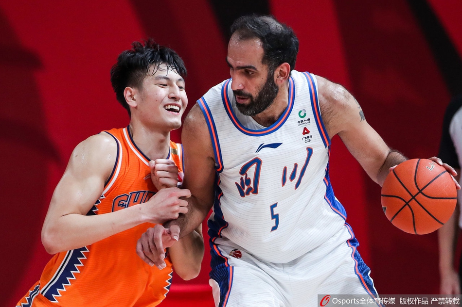 CBA第34轮：四川136-129上海