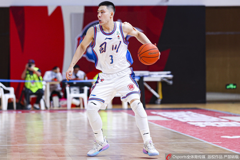 CBA第34轮：四川136-129上海