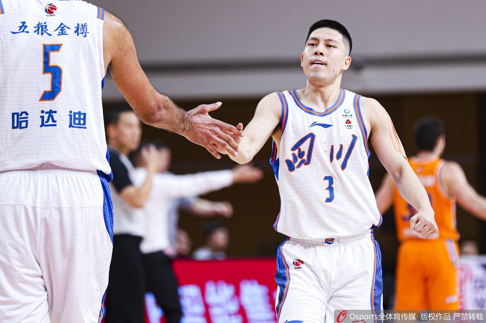 CBA第34轮：四川136-129上海