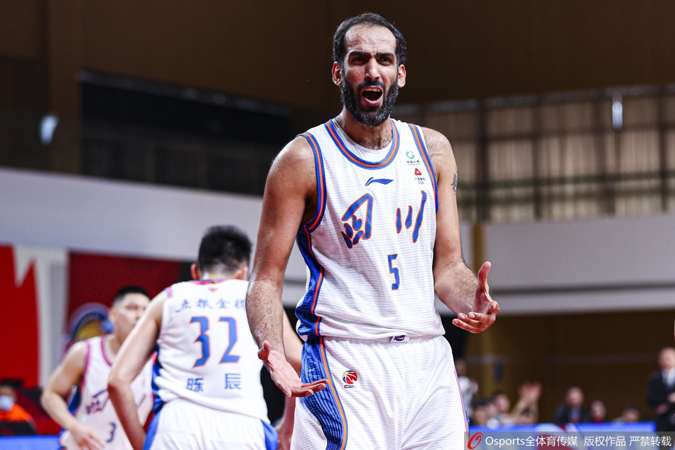 CBA第34轮：四川136-129上海