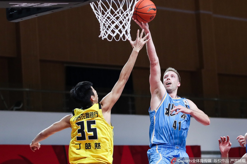 CBA第37轮：北京102-105吉林